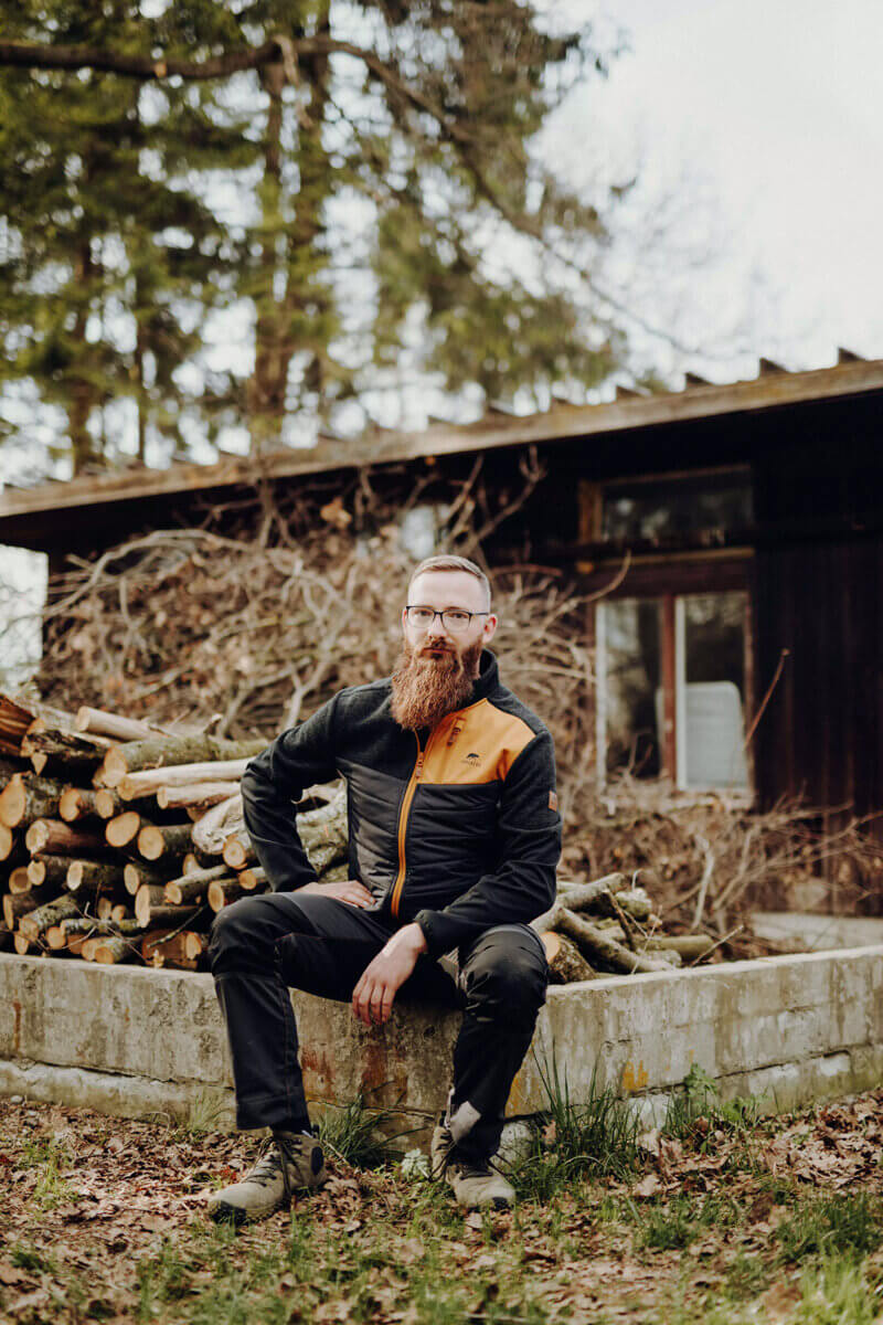 Person, Sitzend, Erwachsener, Männlich, Mann