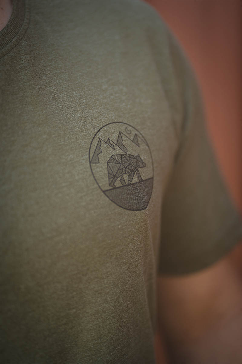 Bekleidung, T-shirt, Person, Bekleidung, T-shirt, Person, Logo, Symbol für Wiederverwertung