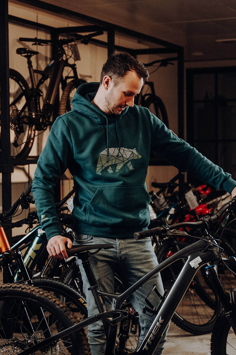 Person, Maschine, Rad, Fahrrad, Fahrzeug, Ärmel, Person, Rad, Jacke, Fahrrad