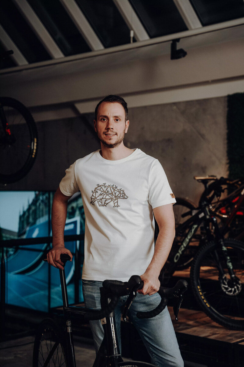 T-shirt, Ärmel, Erwachsener, Mann, Person